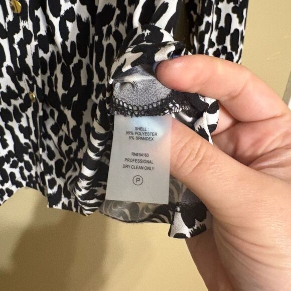Calvin Klein Black White Animal Print Gold Button Down Blouse Petite Large - Picture 7 of 10